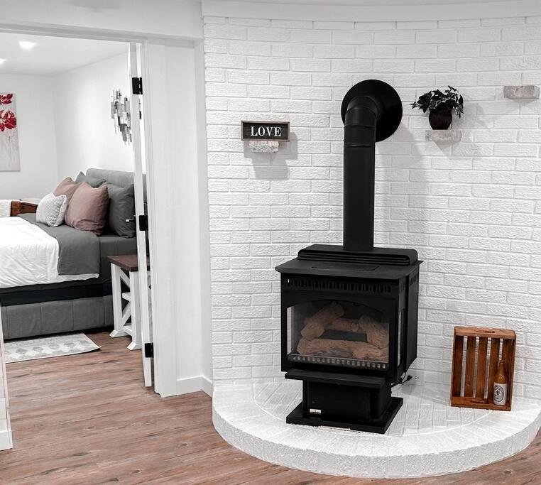 The Victoria Suite In Elora- King Bed Exteriör bild